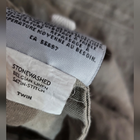 Restoration Hardware Twin Duvet Cover - Picture 4 of 6